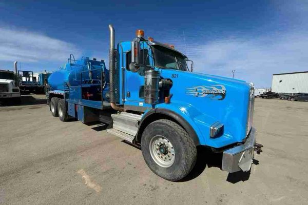 2010 Kenworth T800 w/ 2008 SJ Petro 300 Pump Truck